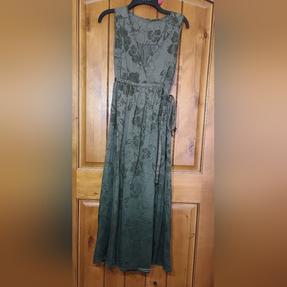 Eddie Bauer size Med long dress olive green